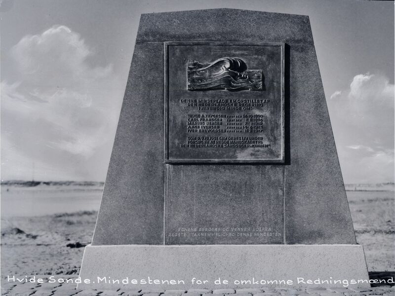 10593f0119-min.jpg